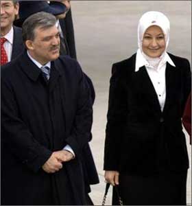 عبدالله گل رئیس جمهور ترکیه و همسرش