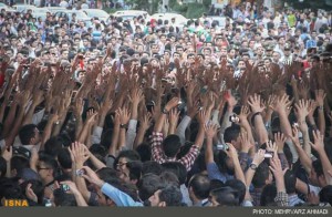  تجمع مردم  در پی پیروزی تیم ملی فوتبال 