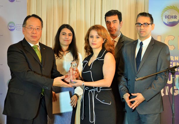 مرکز بین المللی حقوق بشر جایزه سالانه خود را به محمدصدیق کبودوند اهدا کرد