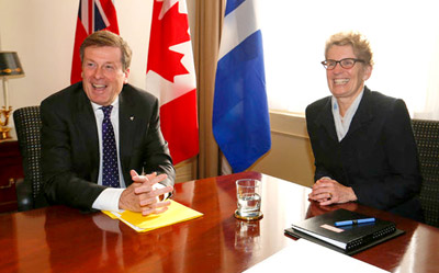 خانم کاتلین وین نخست وزیر انتاریو در دیدار با جان توری شهردار جدید تورنتو 