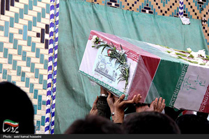 دفن هشت «شهید گمنام» در مشهورترین میدان گردشگری یزد