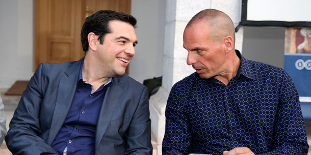 از راست: یانیس واروفاکیس،(وزیر دارایی یونان)، الکسیس سیپراس رئیس جمهور 