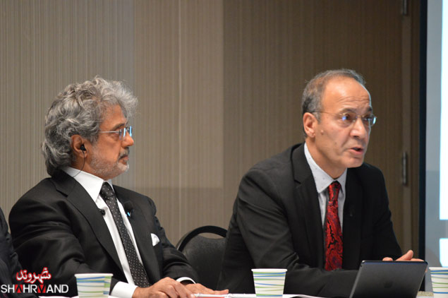 عباس آزادیان (رست) در کنار داریوش اقبالی در کنفرانس بنیاد آینه در تورنتو 