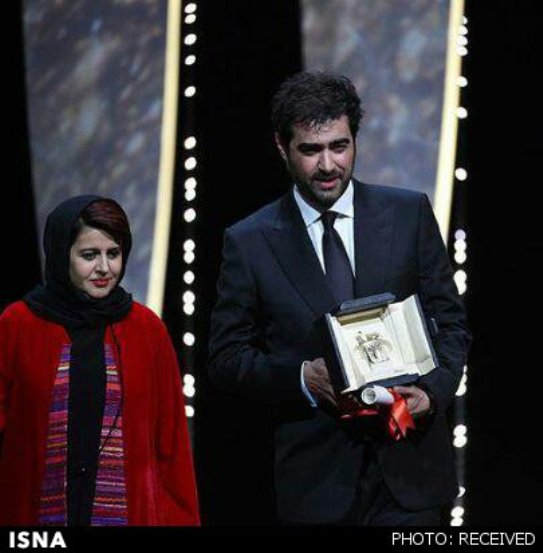 شهاب حسینی برنده بهترین بازیگر مرد شد. او در کنار کتایون شهابی عضو ایرانی هیئت داوران ایستاده است