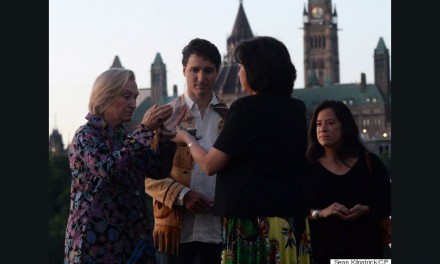 روز ملی بومیان در کانادا و شرکت نخست وزیر در آئین مقدس سپیده دم