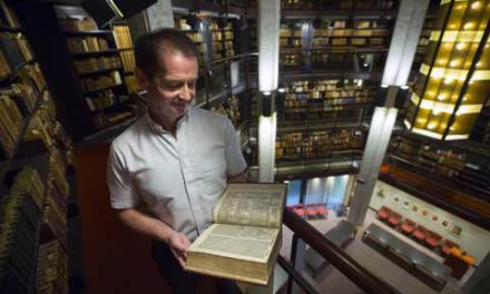 دانشگاه تورنتو کتابی با قدمت ۵۰۰ سال را خریداری کرد