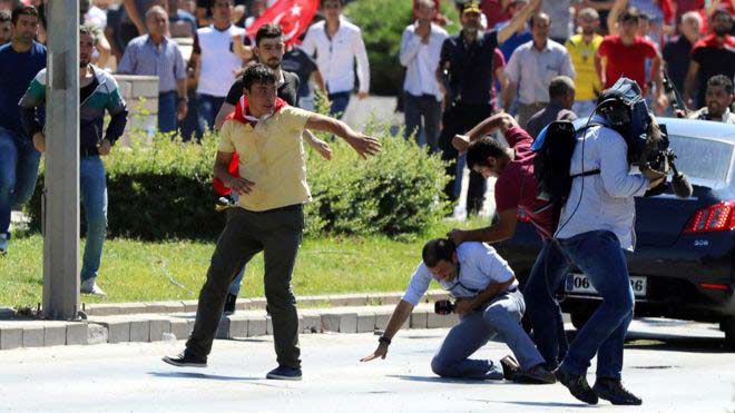 سرکوب خبرنگاران در خیابان های ترکیه 