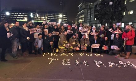 ابراز همدردی با خانواده های قربانیان حادثه پلاسکو با حضور آتش نشانان تورنتو