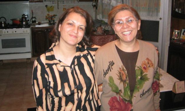 دو شمع فروزان در تاریکی زندان ایران/ برگردان: عباس شکری
