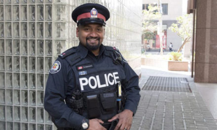 عمل انسان دوستانه افسر پلیس تورنتو