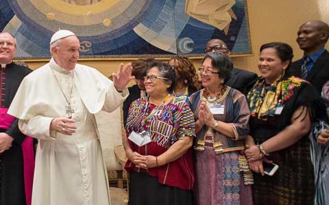 رهبر کاتولیک های جهان از بومیان کانادا معذرت خواهی نمی کند!