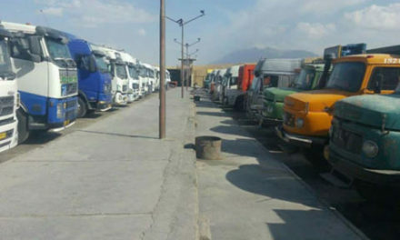 ادامه ی اعتصاب کامیون‌داران در شهرهای ایران در روز چهارشنبه