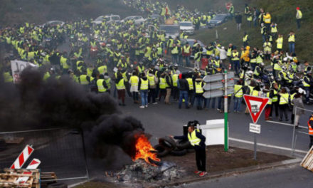 شورش های خیابانی در فرانسه بالا گرفته است