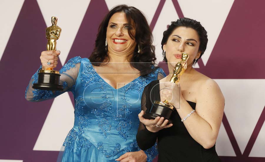 نخستین زن ایرانی، رایکا زهتابچی، برای فیلم “پریود. پایان جمله” اسکار گرفت
