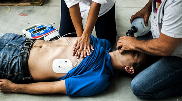 CPR و احیاء بیماران ایست قلبی/دکتر خسرو نیستانی