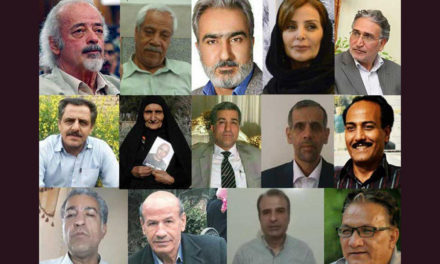 شماری از کنشگران داخل ایران خواستار استعفای خامنه‌ای شدند