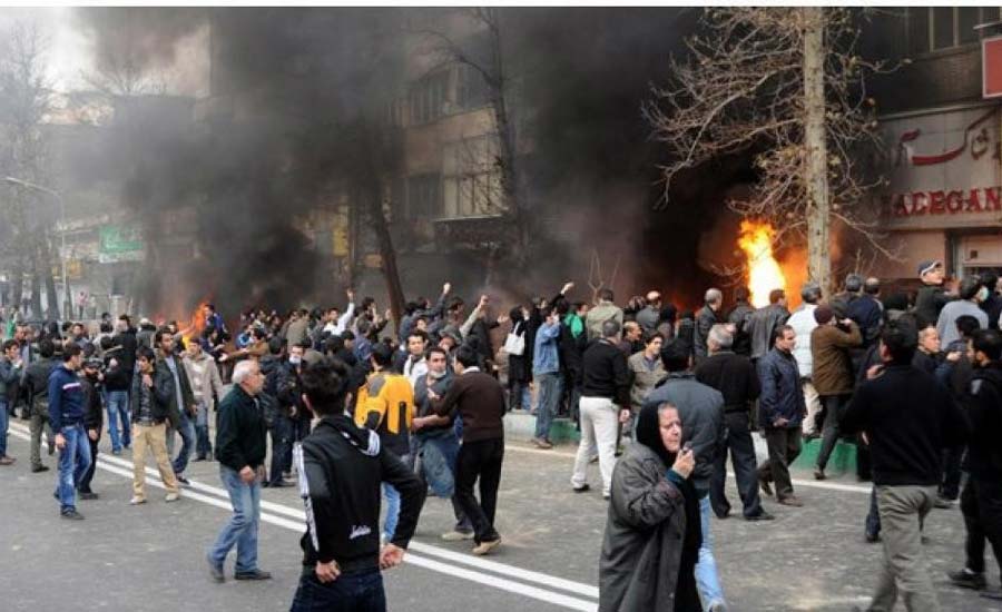 اعتراضات در آبان ۱۳۹۸ تبدیل به یکی از بحران‌های بزرگ سال‌های اخیر حکومت ایران شد