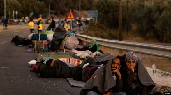 آتش‌سوزی در اردوگاه پناهجویان یونان؛ ۳۵۰۰ پناهجو شب را بی‌سرپناه طی کردند